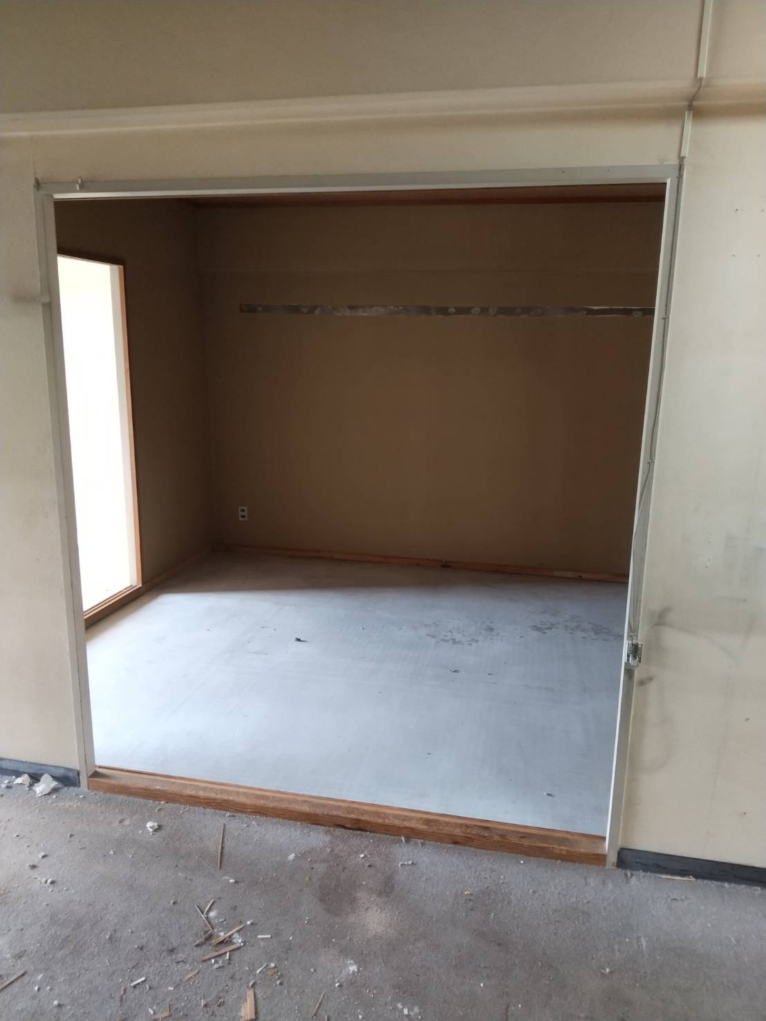 船越マンション解体撤去中です。