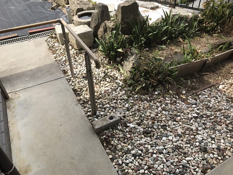 本日は賃貸管理物件の庭、草抜きを行いました☆