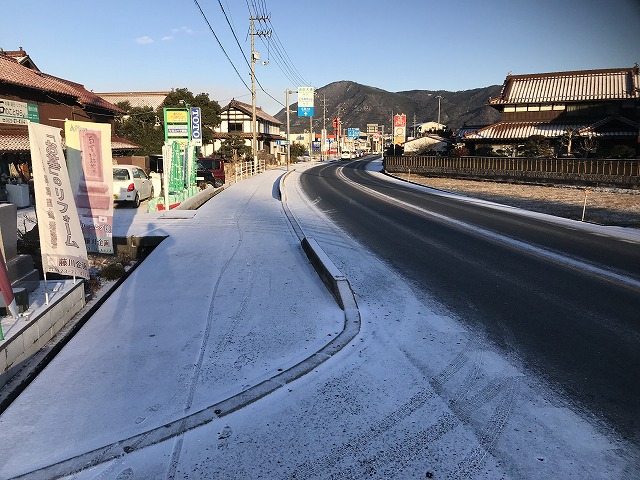 東広島市黒瀬は本日朝から雪景色です。